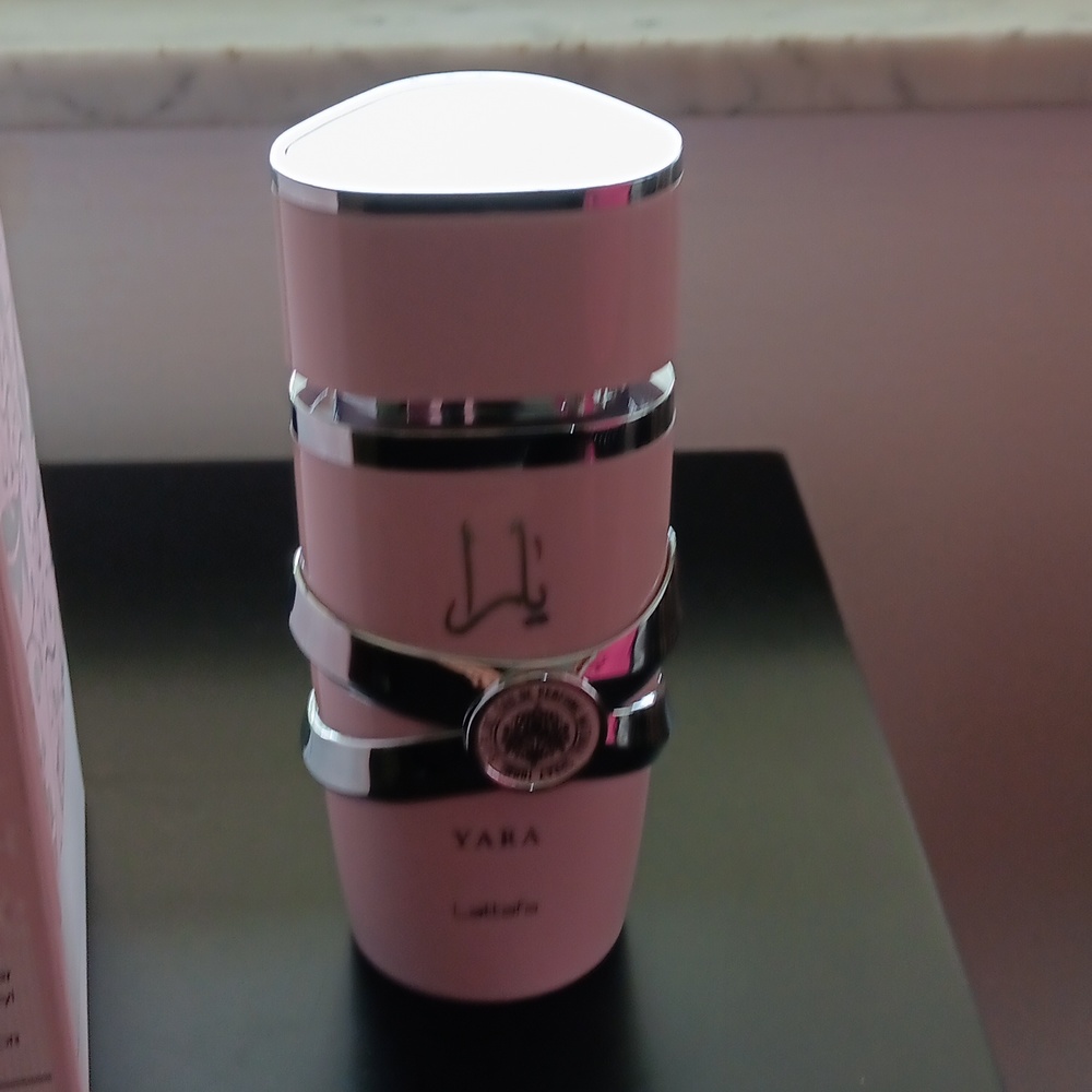 Perfum - Picture 2 of 2